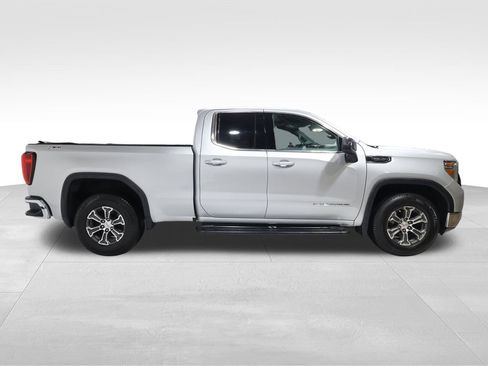 Used 2020 GMC Sierra 1500 SLE w/ SLE Value Package image 4