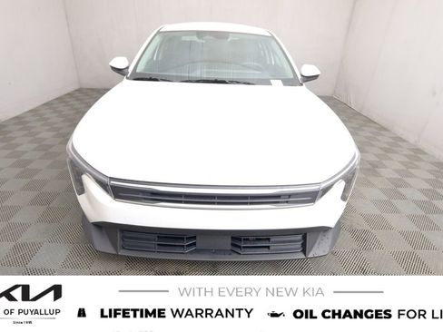New 2025 Kia K4 LXS image 2