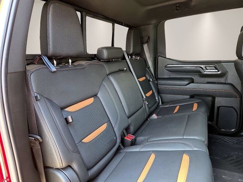 Used 2024 GMC Sierra 1500 AT4 w/ Technology Package AWD/4WD image 11