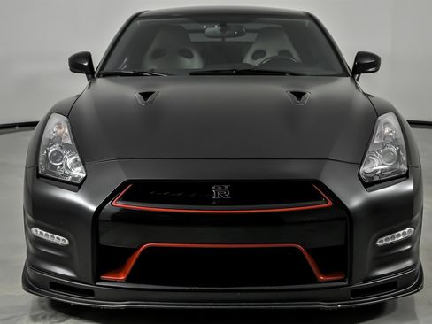 Used 2012 Nissan GT-R Premium image 5
