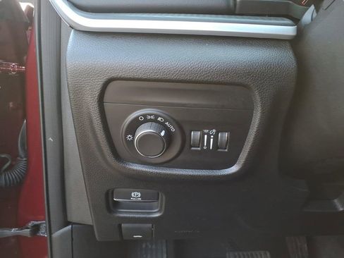 Used 2023 Jeep Grand Cherokee Altitude image 18