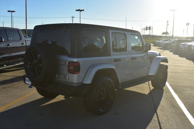 Used 2023 Jeep Wrangler Unlimited Sahara AWD/4WD image 5