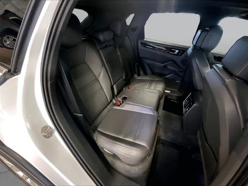 Used 2019 Porsche Cayenne AWD/4WD image 17