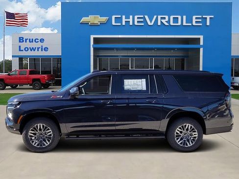 New 2026 Chevrolet Suburban Z71 w/ Comfort Package image 2