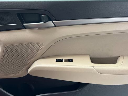 Used 2018 Hyundai Elantra SEL image 16