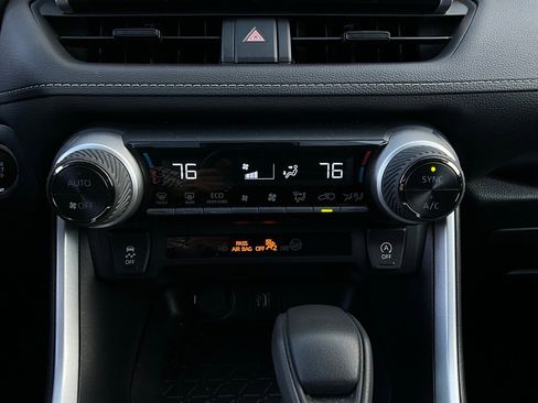 Used 2025 Toyota RAV4 XLE image 28