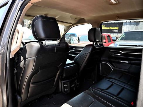 Used 2019 RAM 1500 Laramie AWD/4WD image 11