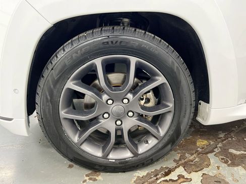 Used 2021 Jeep Grand Cherokee High Altitude AWD/4WD image 28