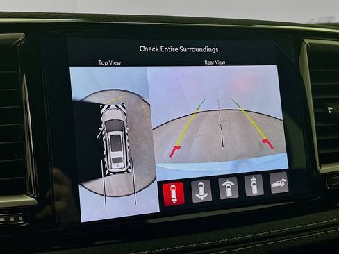 Used 2026 Chrysler Pacifica Select AWD/4WD image 17