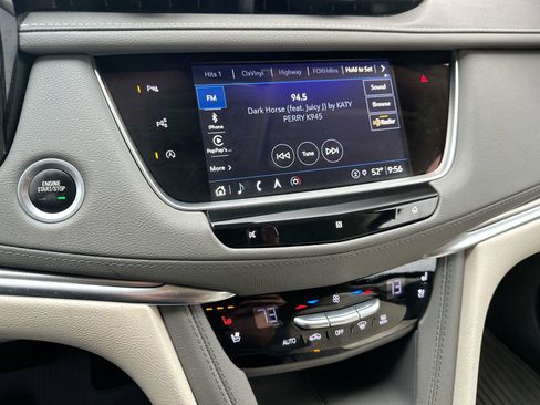 Used 2021 Cadillac XT5 Premium Luxury image 16