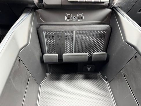 New 2026 RAM 1500 Laramie AWD/4WD image 18