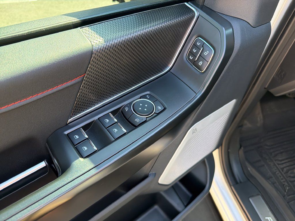 Used 2025 Ford F150 Raptor AWD/4WD image 20