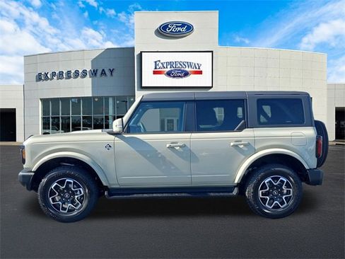 New 2025 Ford Bronco Outer Banks image 9