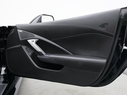 Used 2015 Chevrolet Corvette Stingray Coupe w/ Battery Protection Package RWD image 29