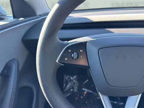 Used 2025 Tesla Model 3 Long Range image 16