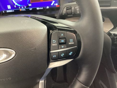 Used 2023 Ford Explorer Platinum w/ Technology Package image 36