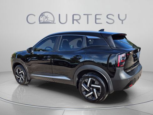 Used 2026 Nissan Kicks SV FWD image 5