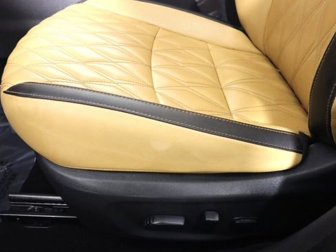 Used 2022 Nissan Sentra SV w/ SV Premium Package image 31