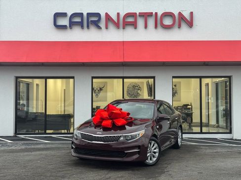 Used 2017 Kia Optima EX image 2