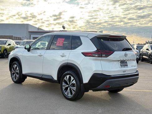 Certified 2023 Nissan Rogue SV image 7