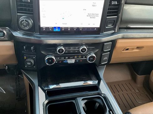 Used 2023 Ford F250 Lariat w/ Tow Technology Package image 32