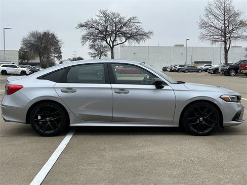 Used 2022 Honda Civic Sport image 3