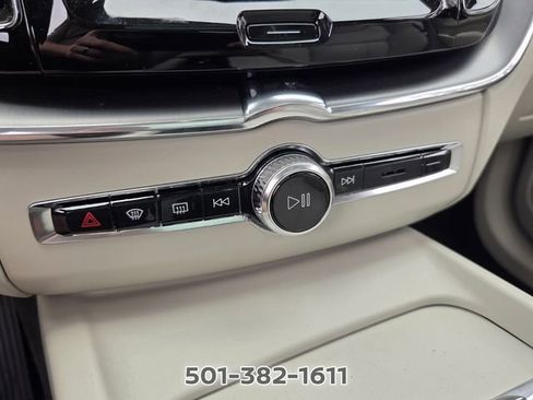 Used 2024 Volvo XC60 B5 Core AWD/4WD image 22