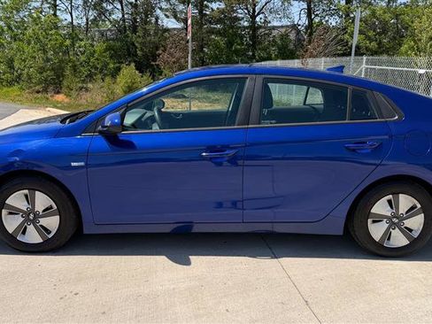 Used 2019 Hyundai Ioniq Blue FWD image 2