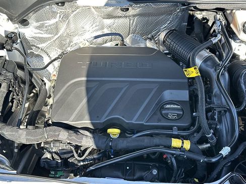 Used 2025 Chevrolet Trax LT image 12