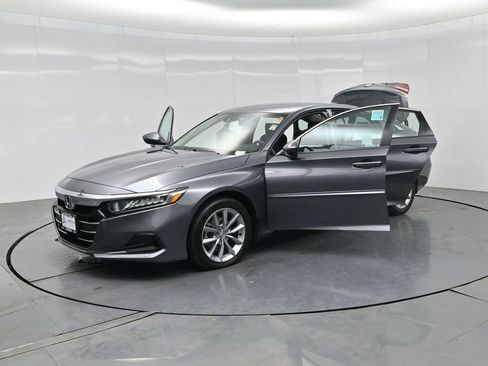 Used 2022 Honda Accord LX image 32