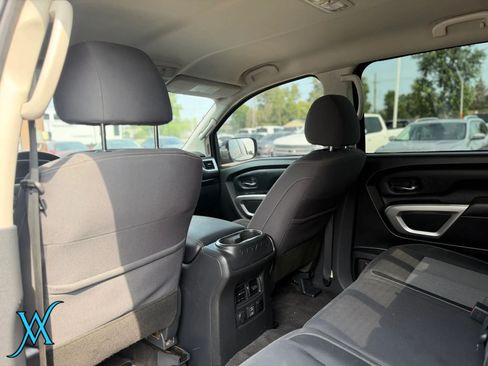 Used 2021 Nissan Titan SV w/ SV Convenience Package AWD/4WD image 16