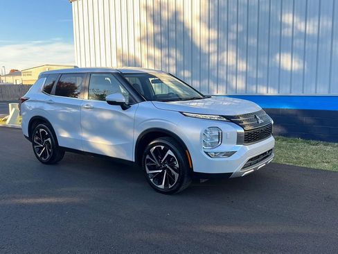 Used 2024 Mitsubishi Outlander Ralliart image 3