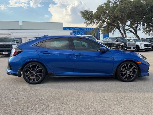 Used 2018 Honda Civic Sport Touring image 4