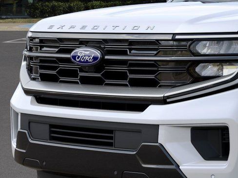 New 2027 Ford Expedition Platinum w/ Driver's Package AWD/4WD image 17