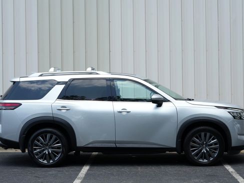 Used 2022 Nissan Pathfinder SL w/ SL Premium Package FWD image 51