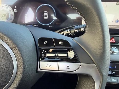 New 2026 Hyundai Elantra Limited FWD image 12
