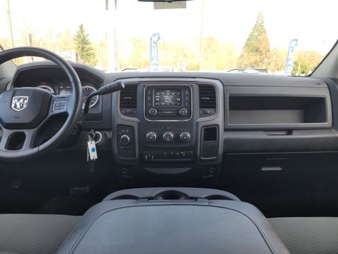 Used 2018 RAM 2500 Tradesman w/ Chrome Appearance Group AWD/4WD image 16