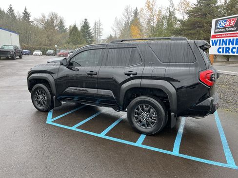 Used 2025 Toyota 4Runner SR5 image 3