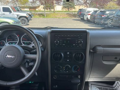 Used 2007 Jeep Wrangler Unlimited Sahara AWD/4WD image 23