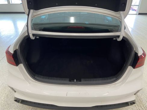 Used 2024 Kia Forte LXS image 8