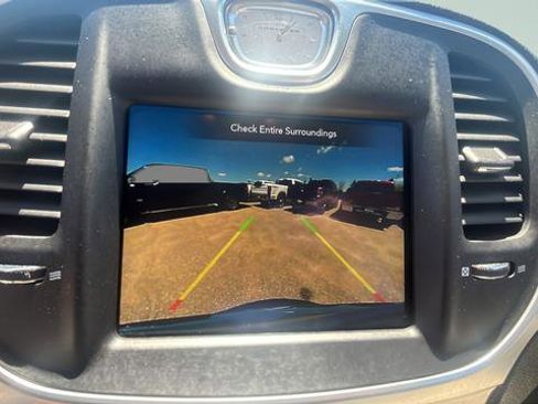 Used 2021 Chrysler 300 Touring L AWD/4WD image 14