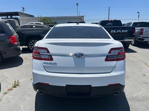 Used 2017 Ford Taurus SE FWD image 13
