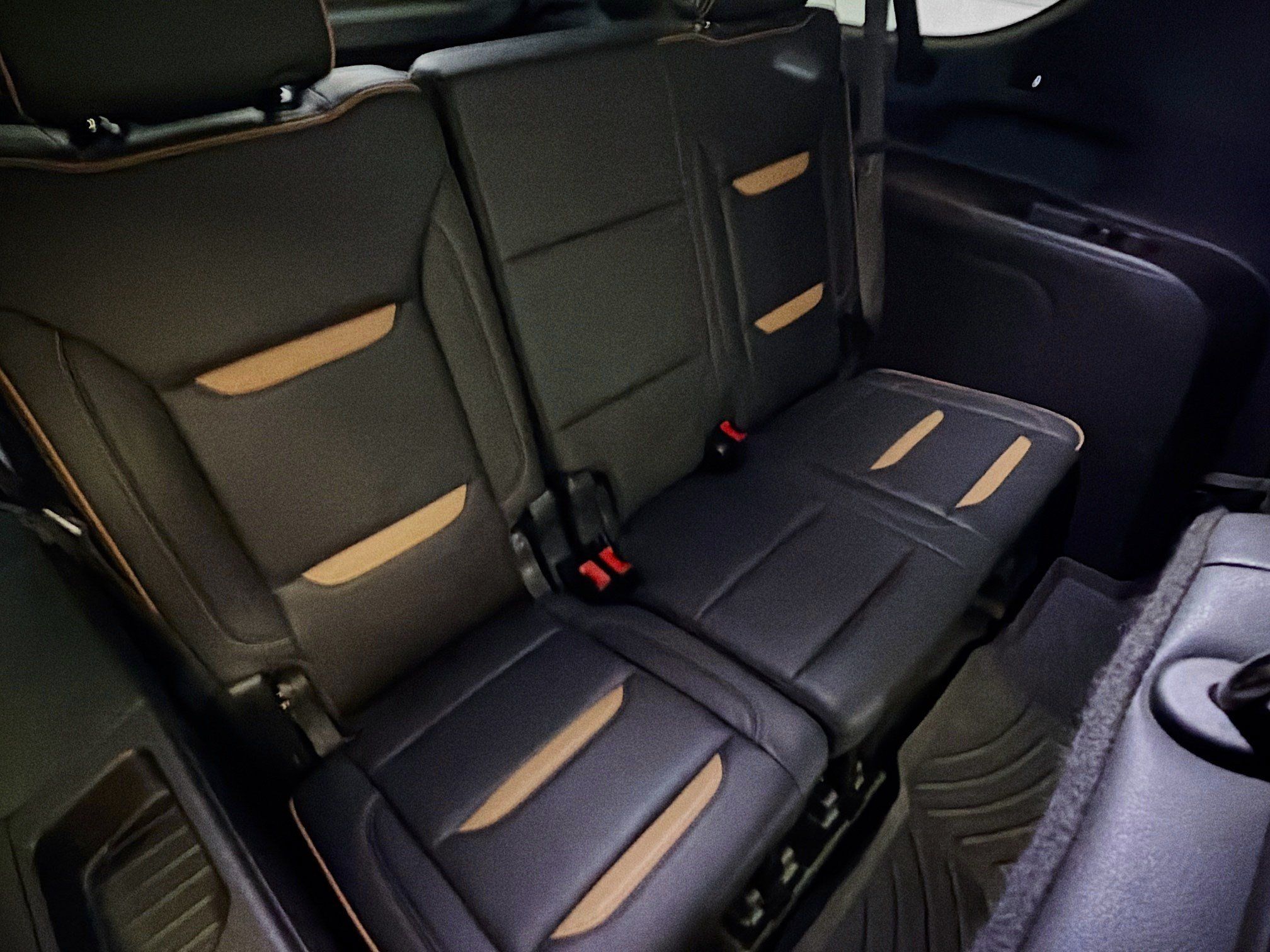 Used 2024 GMC Yukon XL AT4 w/ AT4 Premium Plus Package AWD/4WD image 13