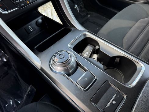 Used 2018 Ford Fusion SE w/ Fusion SE Technology Package FWD image 15