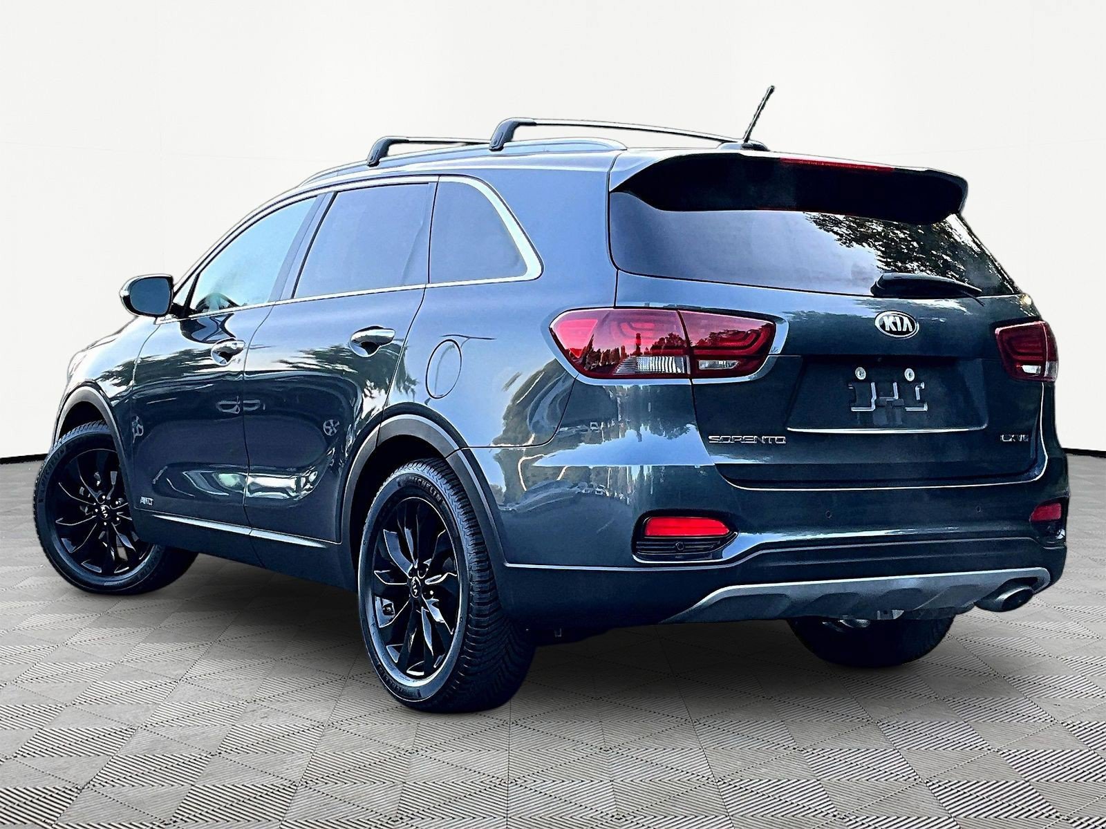 Used 2020 Kia Sorento EX AWD/4WD image 4