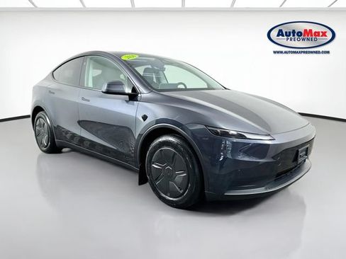Used 2026 Tesla Model Y AWD image 1