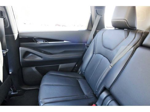 Used 2025 INFINITI QX60 Pure image 9