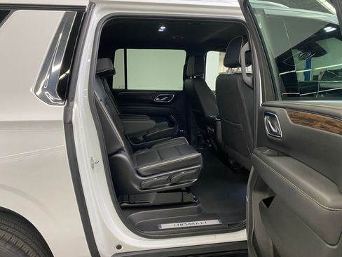 Used 2023 Chevrolet Suburban Premier AWD/4WD image 11