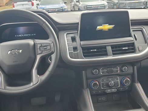 Used 2024 Chevrolet Suburban RST w/ Luxury Package image 8