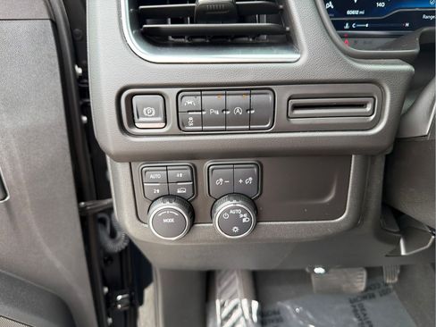 Used 2024 Chevrolet Tahoe LT AWD/4WD image 18